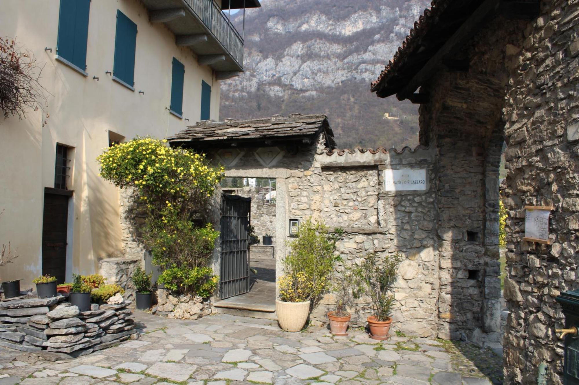 Riva Bianca Castle Holiday Home Lierna Extérieur photo