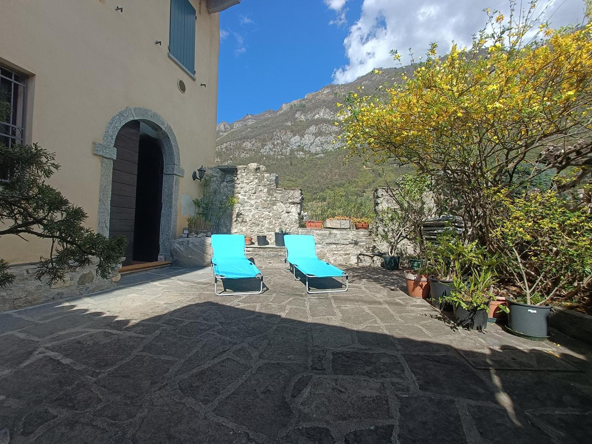 Riva Bianca Castle Holiday Home Lierna Extérieur photo