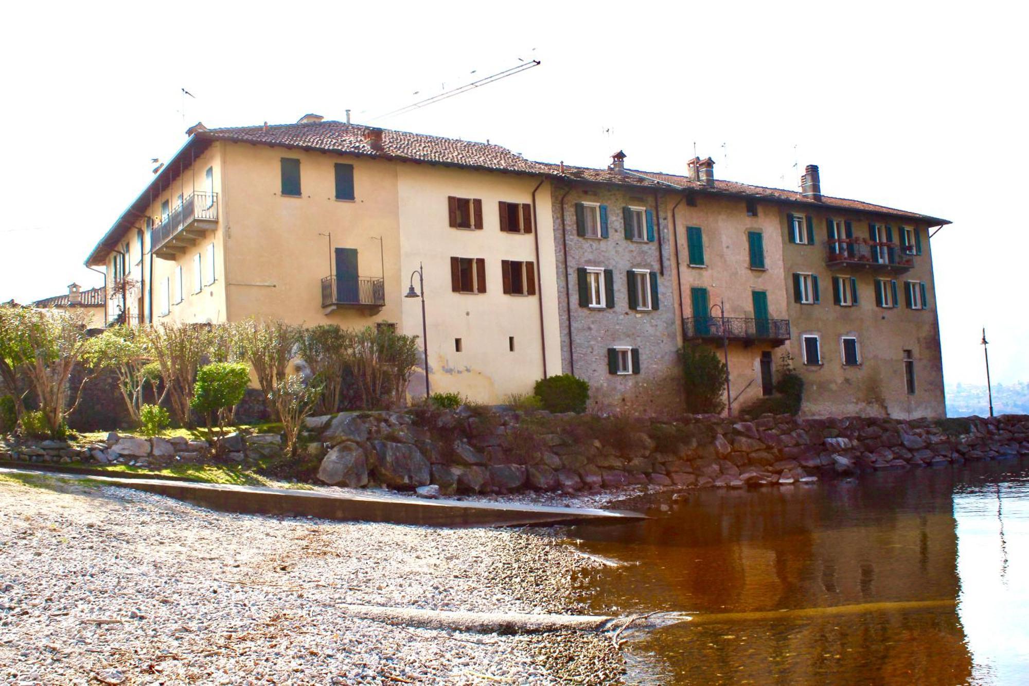 Riva Bianca Castle Holiday Home Lierna Extérieur photo